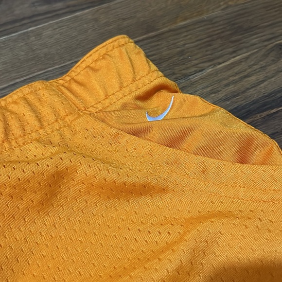 Nike running shorts - Picture 2 of 4